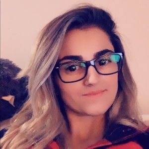 Meet your Posher, Stacy